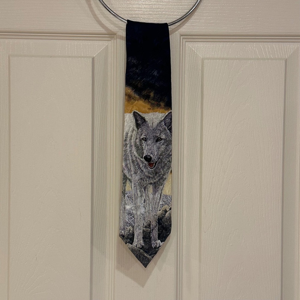 Vintage Bonnie Mohr Gray Wolf Nature Wildlife Graphic Necktie Men Accessory